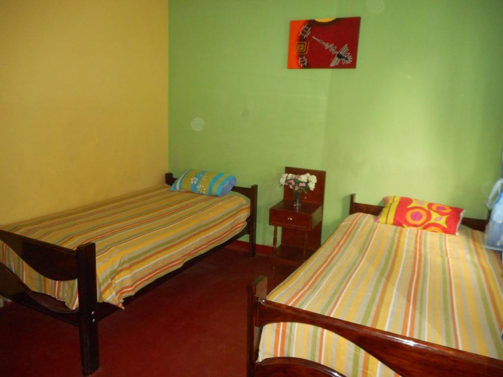 Hostal Geminis San Juan Bautista Ngoại thất bức ảnh