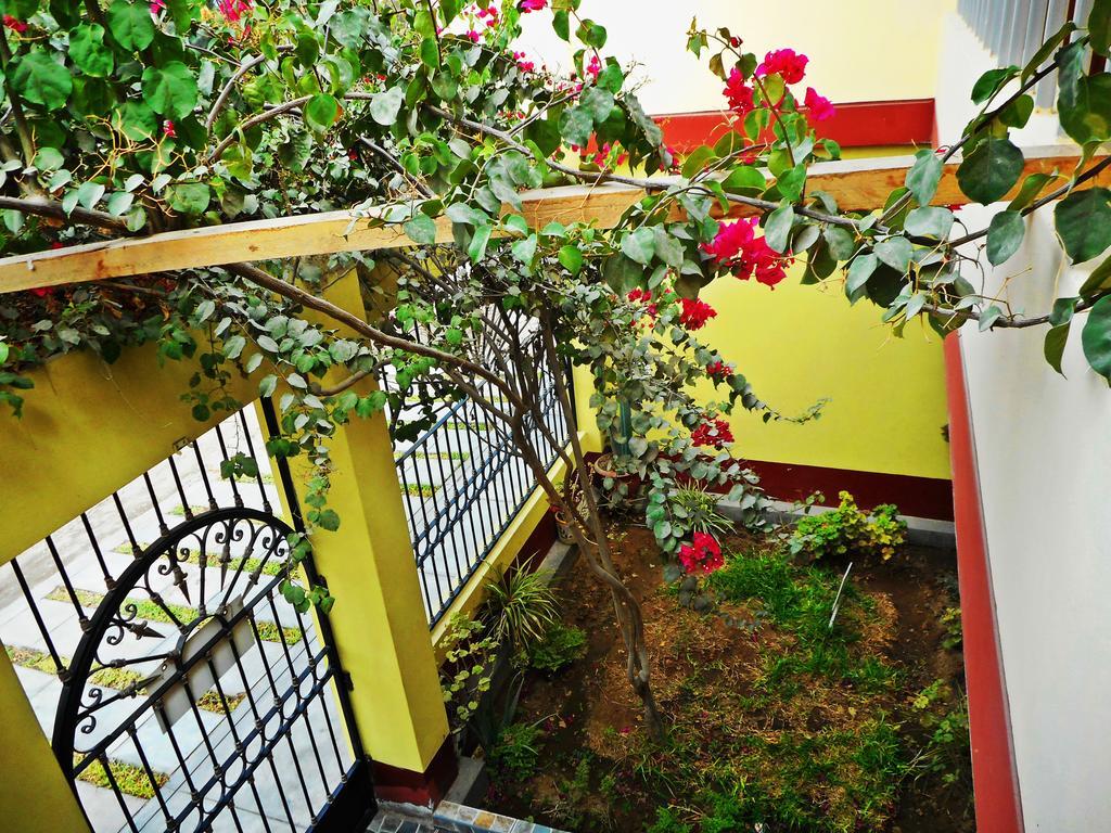Hostal Geminis San Juan Bautista Ngoại thất bức ảnh