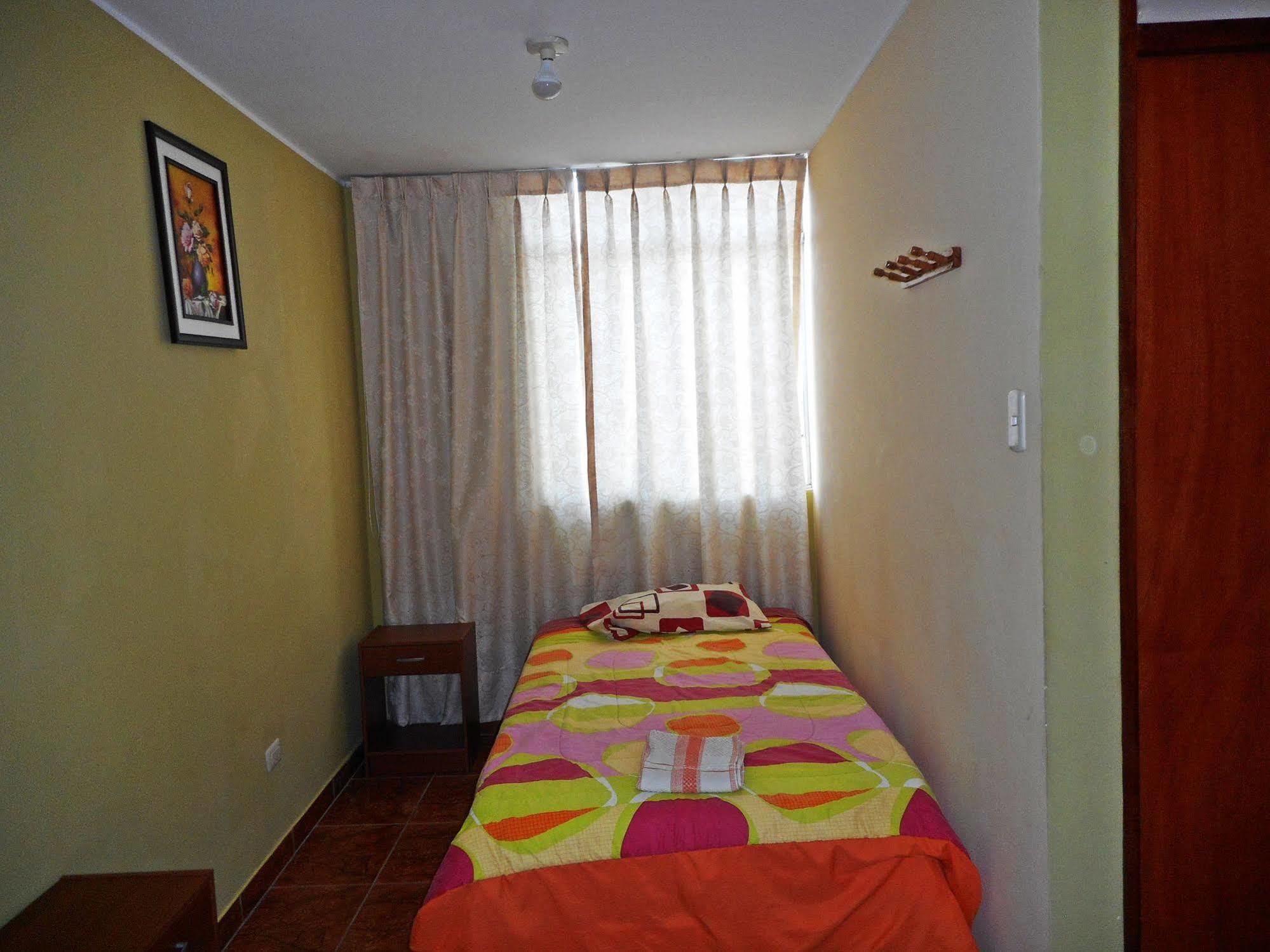 Hostal Geminis San Juan Bautista Ngoại thất bức ảnh